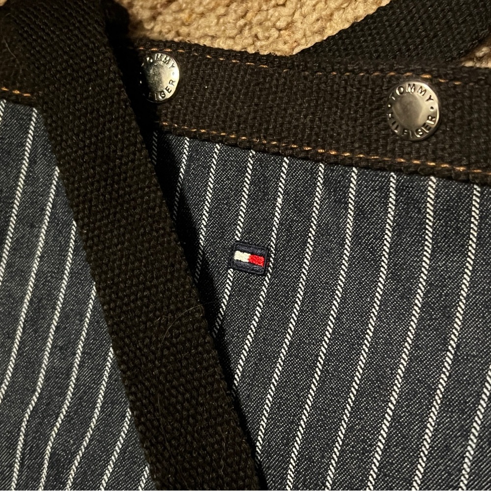 Tommy Hilfiger Gray Interior Bag